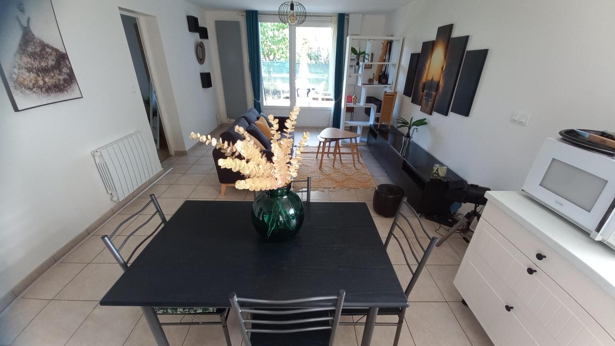 Plaisir Des Pres - Appartement T3, Jardin, Parking Chaponost Екстер'єр фото